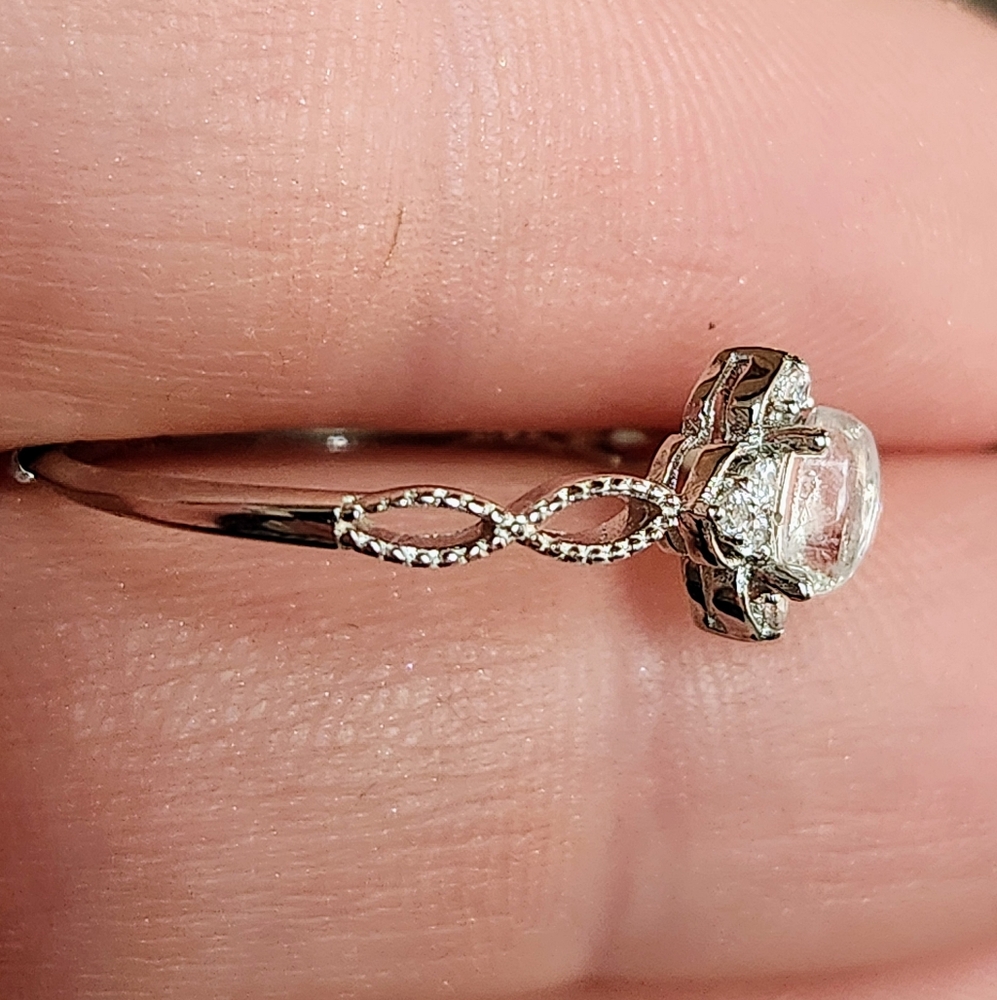 Beautiful 925 Sterling Silver Clear Quartz Adjustable Crystal Ring - Picture 4 of 8
